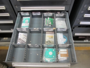 STANLEY VIDMAR HEAVY DUTY 5-DRAWER PARTS CABINET W/ CONTENTS (W-50) LOADING & HANDLING FEE $25-